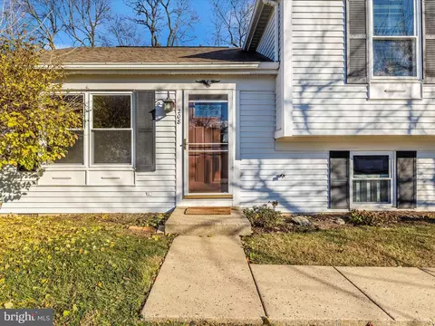 208 Thames Dr, Frederick, MD 21702 photo 2