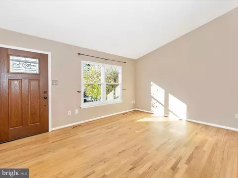 208 Thames Dr, Frederick, MD 21702 photo 4