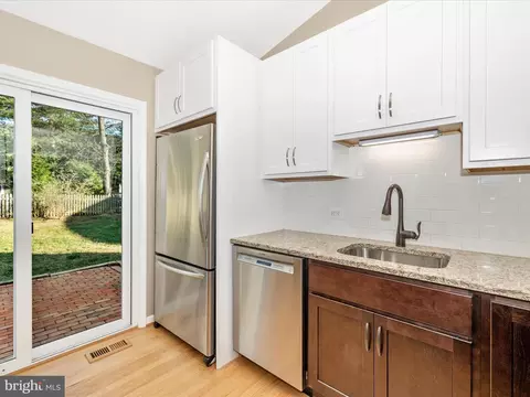 208 Thames Dr, Frederick, MD 21702 photo 20