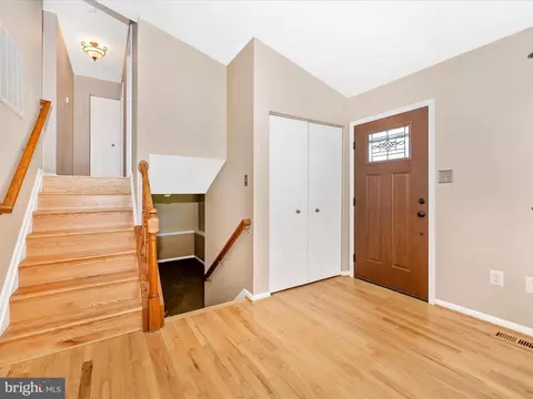 208 Thames Dr, Frederick, MD 21702 photo 3