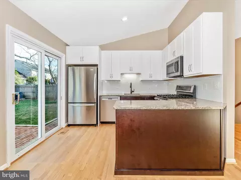 208 Thames Dr, Frederick, MD 21702 photo 14
