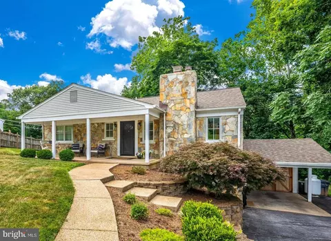 708 N Warfield, Mount Airy, MD 21771