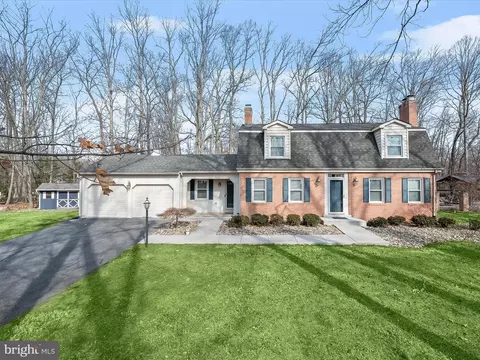 10402 Pleasant Vista Dr, Frederick, MD 21701