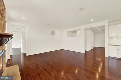 Living - 2006 Benton Way, Frederick, MD 21702 photo 4 of 6
