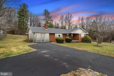6612 S Clifton Rd, Frederick, MD 21703