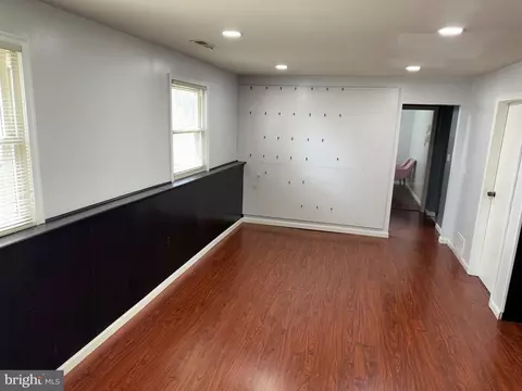 Living - 1519 Andover Ln, Frederick, MD 21702 photo 2 of 5