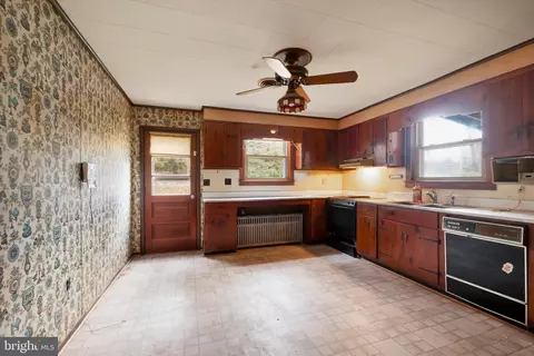 5912 Quinn Rd, Frederick, MD 21701 photo 5