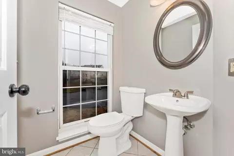 Bath - 950 Turning Point Ct, Frederick, MD 21701 photo 1 of 3