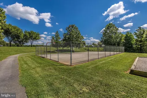 Exterior - 950 Turning Point Ct, Frederick, MD 21701 photo 12 of 12