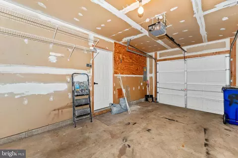 Entry Way - 950 Turning Point Ct, Frederick, MD 21701 photo 4 of 4