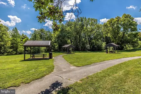 Exterior - 950 Turning Point Ct, Frederick, MD 21701 photo 10 of 12