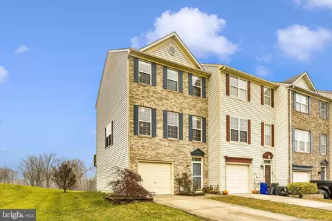 Exterior - 950 Turning Point Ct, Frederick, MD 21701 photo 2 of 12