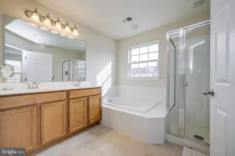 2020 Spring Run Cir, Frederick, MD 21702 photo 12