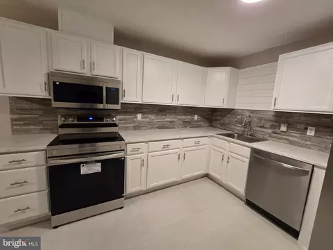 Kitchen - 4304 Calvert Cir, Frederick, MD 21703 photo 2 of 5