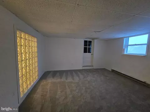 Living - 4304 Calvert Cir, Frederick, MD 21703 photo 22 of 23