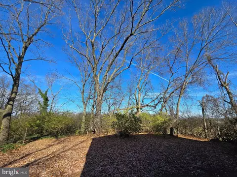 Exterior - 4304 Calvert Cir, Frederick, MD 21703 photo 6 of 9
