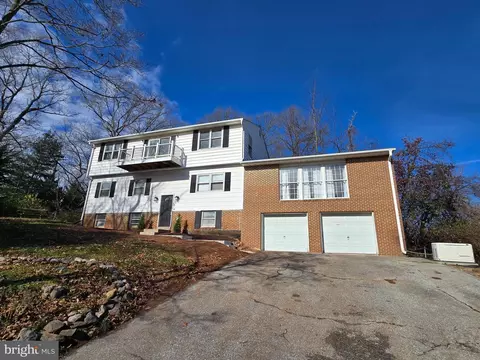 Exterior - 4304 Calvert Cir, Frederick, MD 21703 photo 1 of 9