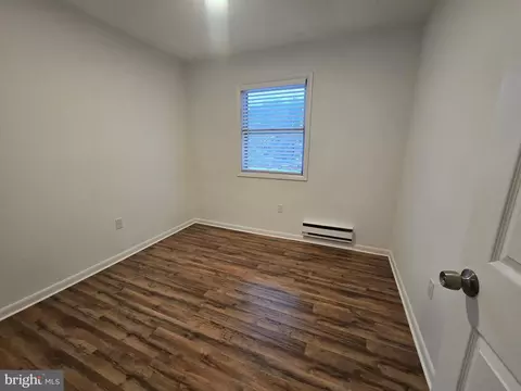 Bedroom - 4304 Calvert Cir, Frederick, MD 21703 photo 5 of 6