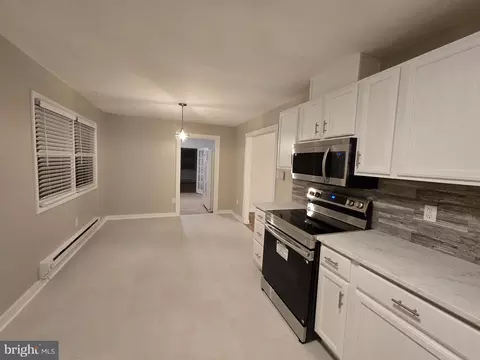 Entry Way - 4304 Calvert Cir, Frederick, MD 21703 photo 2 of 11