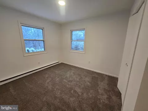 Bedroom - 4304 Calvert Cir, Frederick, MD 21703 photo 4 of 6