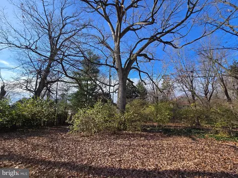 Exterior - 4304 Calvert Cir, Frederick, MD 21703 photo 7 of 9