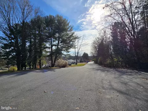 Exterior - 4304 Calvert Cir, Frederick, MD 21703 photo 8 of 9