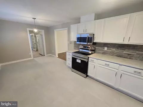 Kitchen - 4304 Calvert Cir, Frederick, MD 21703 photo 5 of 5