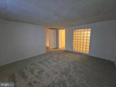 Living - 4304 Calvert Cir, Frederick, MD 21703 photo 23 of 23