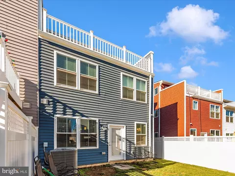 Exterior - 410 Waverley Dr, Frederick, MD 21702 photo 2 of 14