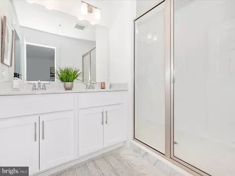 Bath - 410 Waverley Dr, Frederick, MD 21702 photo 1 of 4