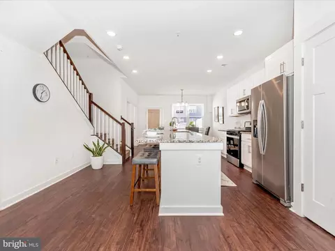Entry Way - 410 Waverley Dr, Frederick, MD 21702 photo 2 of 9