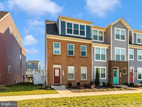Exterior - 410 Waverley Dr, Frederick, MD 21702 photo 8 of 14