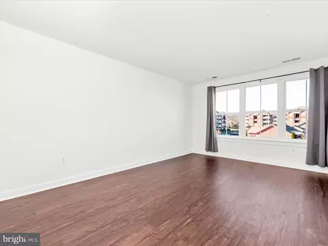 Living - 410 Waverley Dr, Frederick, MD 21702 photo 5 of 6