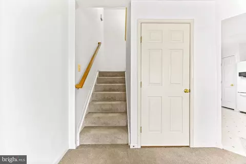 Entry Way - 5244 Regal Ct, Frederick, MD 21703 photo 2 of 4
