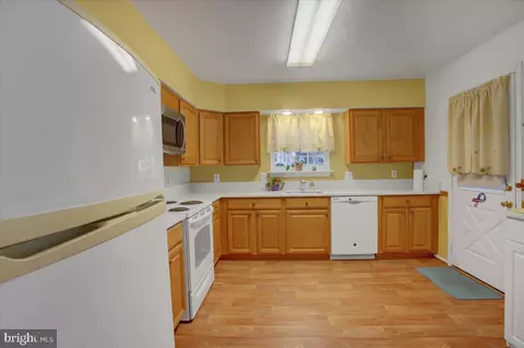 Kitchen - 5690 Crabapple Dr, Frederick, MD 21703 photo 2 of 2