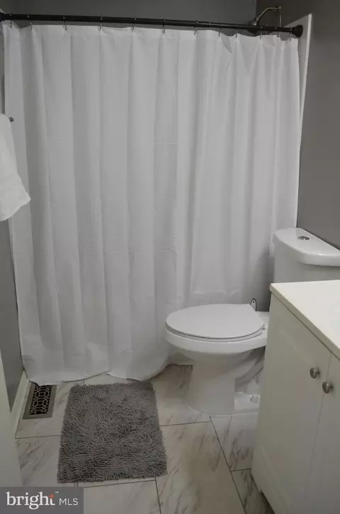 Bath - 1739 Northridge Ln, Frederick, MD 21702 photo 6 of 6