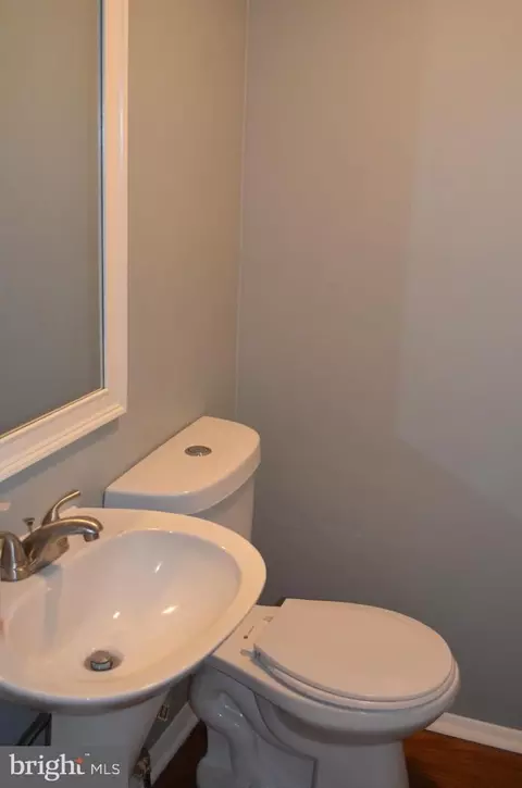 Bath - 1739 Northridge Ln, Frederick, MD 21702 photo 2 of 6