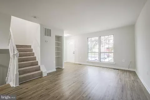 Living - 429 Megan Ct, Frederick, MD 21701 photo 3 of 4