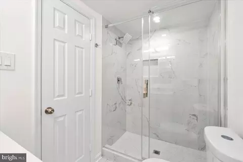 Bath - 1691 Shookstown Rd, Frederick, MD 21702 photo 4 of 5