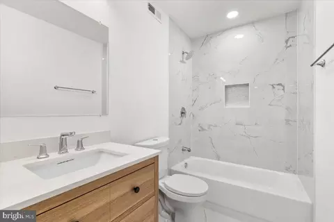 Bath - 1691 Shookstown Rd, Frederick, MD 21702 photo 5 of 5