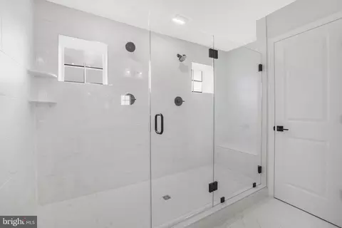 Entry Way - 2002 Mustang Ct, Frederick, MD 21702 photo 5 of 6