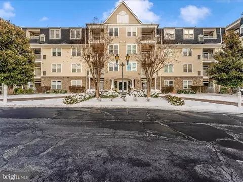 2500 Waterside Dr #318, Frederick, MD 21701