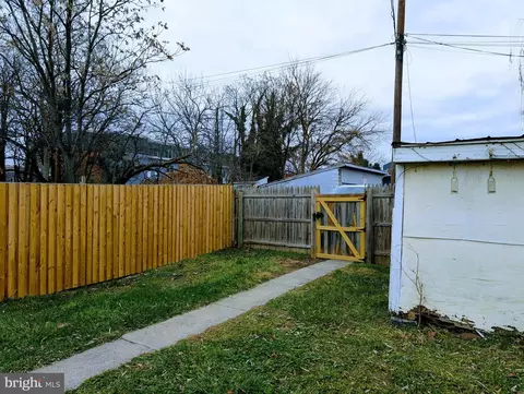 Exterior - 39 E 5th St, Frederick, MD 21701 photo 2 of 6