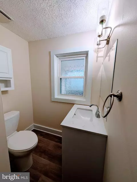 Bath - 39 E 5th St, Frederick, MD 21701 photo 3 of 3
