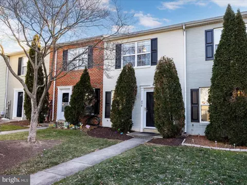 490 Arwell Ct, Frederick, MD 21703 photo 3