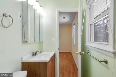 Entry Way - 2772 Lynn St, Frederick, MD 21704 photo 2 of 3