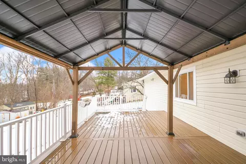 Exterior - 2772 Lynn St, Frederick, MD 21704 photo 5 of 7