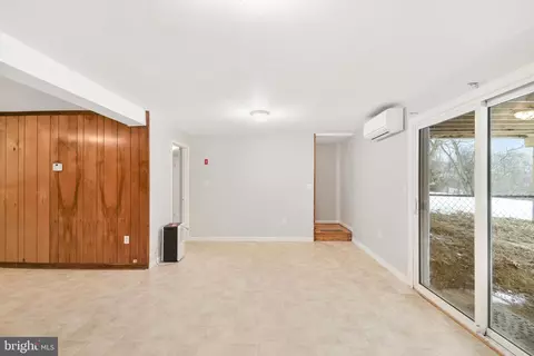 Living - 2772 Lynn St, Frederick, MD 21704 photo 5 of 7