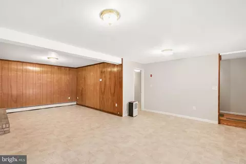 Living - 2772 Lynn St, Frederick, MD 21704 photo 4 of 7