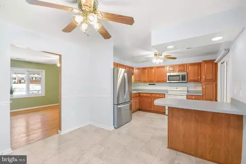 Kitchen - 2772 Lynn St, Frederick, MD 21704 photo 4 of 8